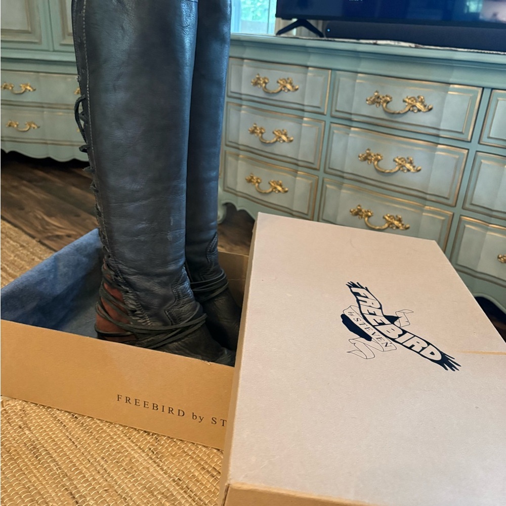 Freebird By Steven Coal Boots in black - Picture 10 of 15